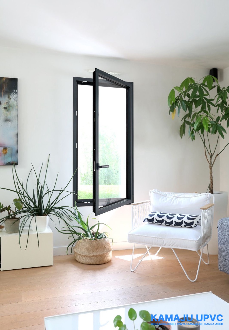 Jendela UPVC warna hitam untuk bangunan modern dengan kesan elegan dan bersih