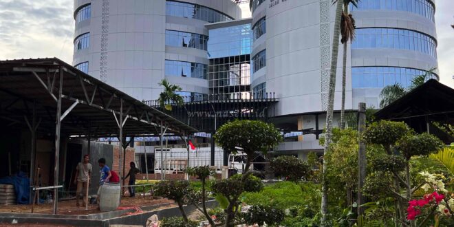 Proyek Pemasangan ACP, Partisi Kaca Tempered, dan Jendela UPVC di Gedung BPJN Banda Aceh
