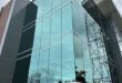 Eksterior Gedung PERKIM Aceh dengan sistem fasad kaca modern