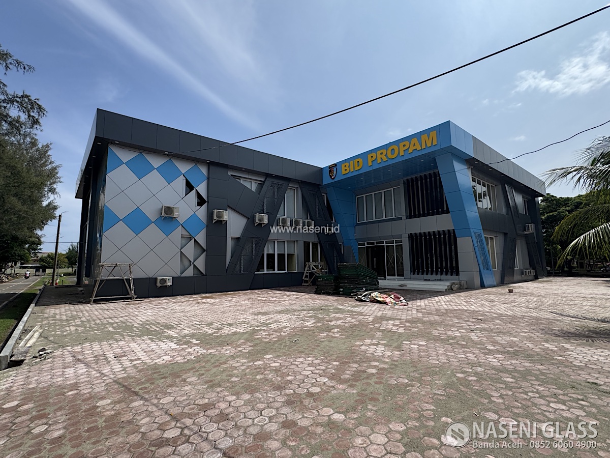 Gedung PROPAM Aceh dengan fasad ACP premium Dekkson PVDF Alloy 5005 yang elegan