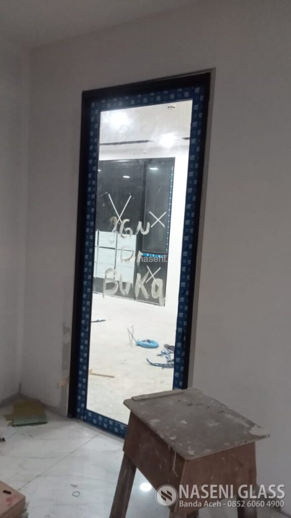 PINTU ALUMINIUM DAN PARTISI KACA - KANTOR OJK BANDA ACEH