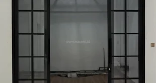 Pintu swing sliding aluminium di Banda Aceh dengan layanan penjualan dan pemasangan untuk rumah, kantor, ruko, dan gedung oleh Naseni Glass.