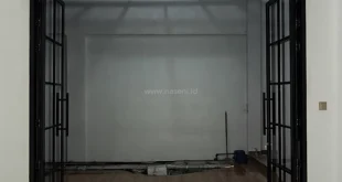Pintu swing sliding aluminium di Banda Aceh dengan layanan penjualan dan pemasangan untuk rumah, kantor, ruko, dan gedung oleh Naseni Glass.