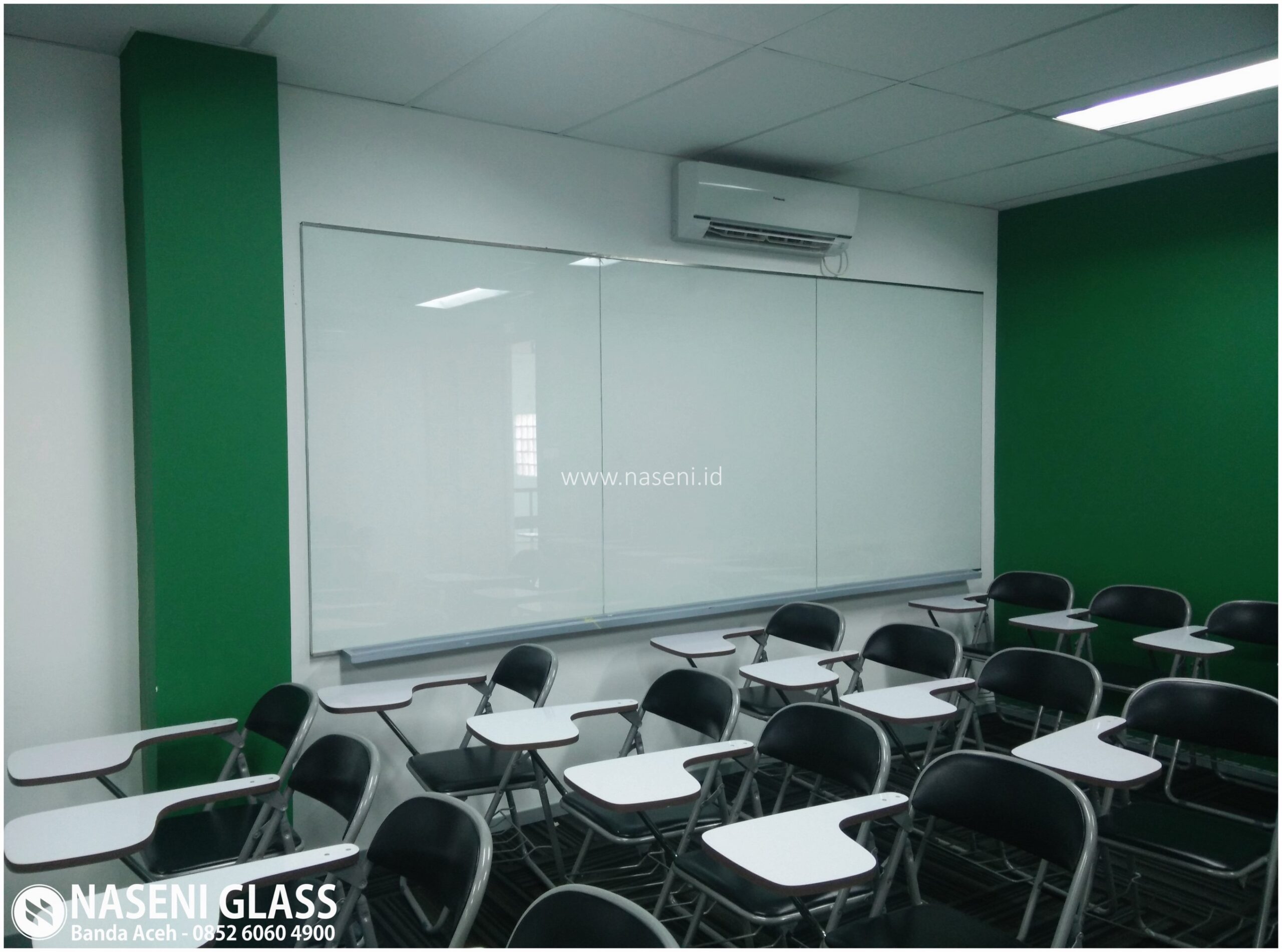 Papan Tulis Kaca