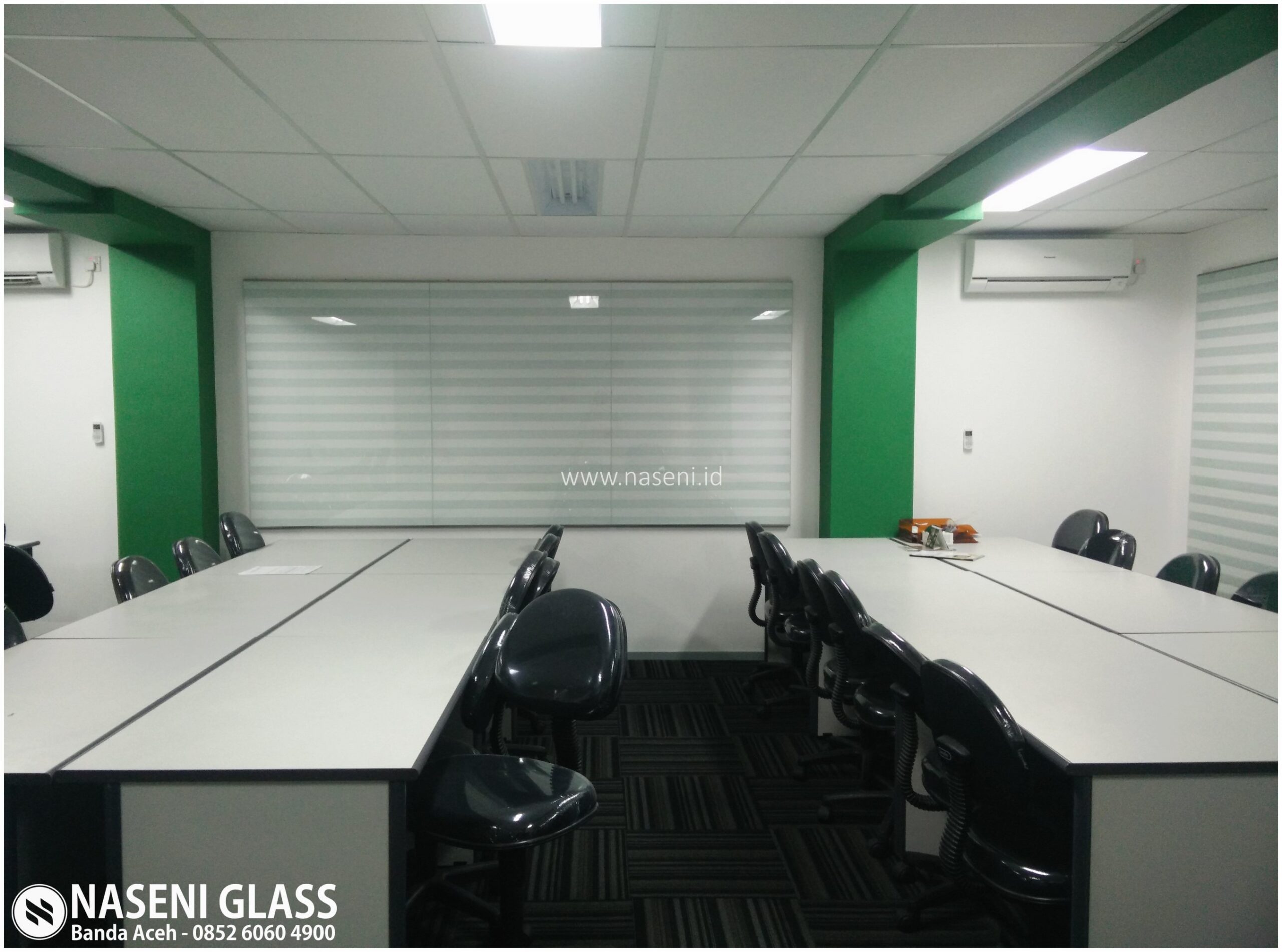 Papan Tulis Kaca